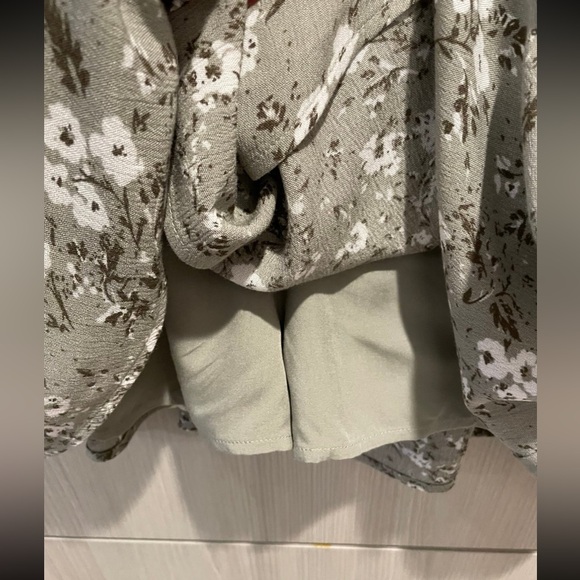 Brand New With Tag Garage Floral Print Romper/Dress with Shorts Underneath - Picture 4 of 4